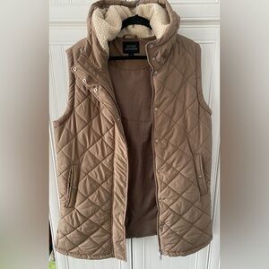 Eclipse Quilted Hooded Vest in Taupe with Sherpa Lining